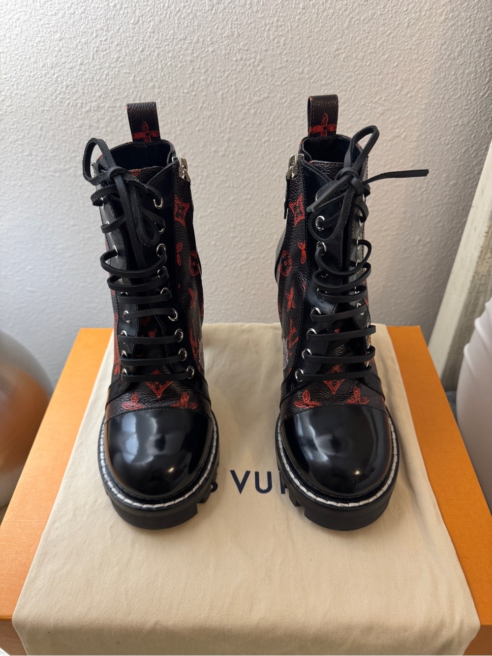 Louis Vuitton Limited Edition Catogram Star Trail Ankle Boots – Size 37.5 - Picture 6 of 12